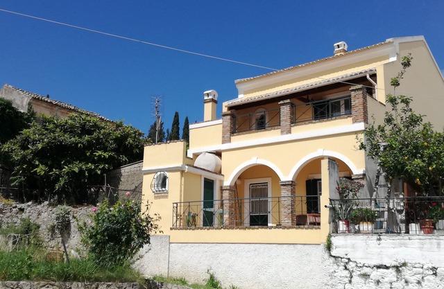 Traditional Family House with a strategic location