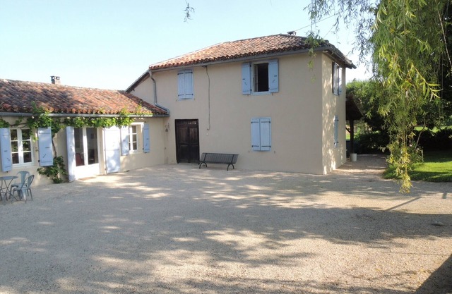 Traditional Gersoise Farmhouse With Private Pool