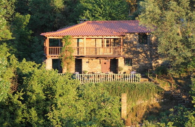 Traditional stone house with pool in central Portugal