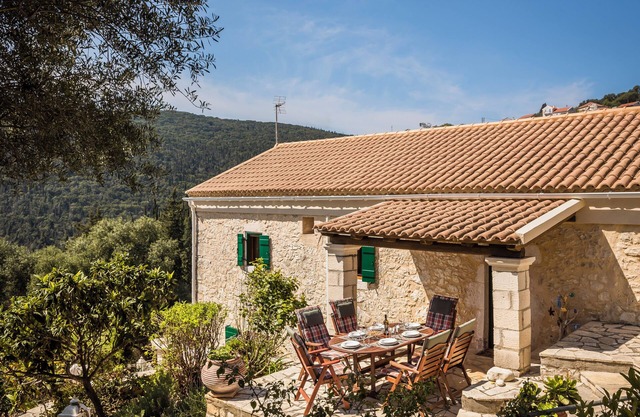 Traditional Stone House Anofli 1843 - Authentic Charm in Fiskardo, Kefalonia