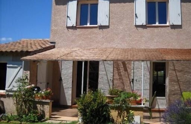 Traditional villa located 6 kms from St Remy de Provence and 12 kilometers from Avignon