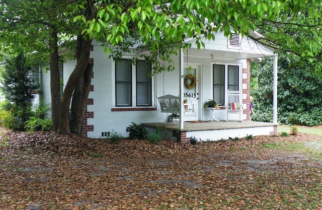 Train Watchers' Cottage on Way to Okefenokee Wildlife Refuge