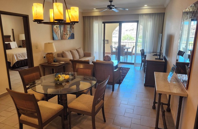 Tranquil 2 bedroom, ocean view resort in Ensenada Blanca at Villa del Palmar.