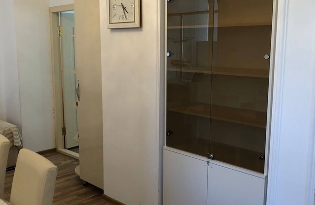 Tranquil 2-bedroom apartment with AC in Baku near boulevard 2 minutes away