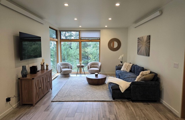 Tranquil 2-bedroom modern retreat