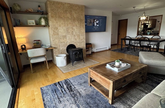 Tranquil 2-bedroom condo in Port Ludlow with WiFi