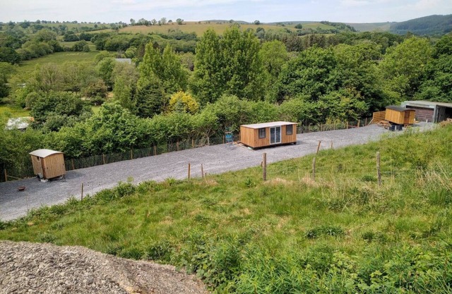 Tranquil Cabin Retreat in Llandovery