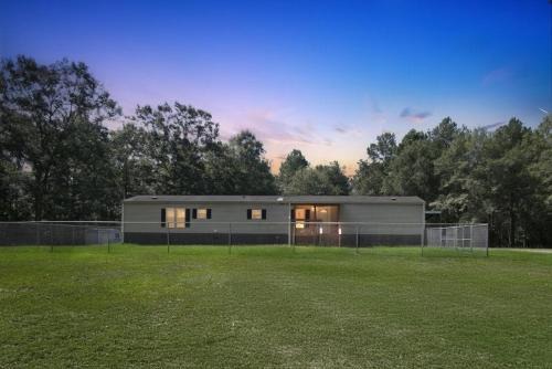 Tranquil Country Retreat Surrounded by Nature home