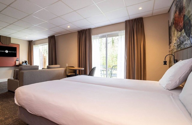 Tranquil Forest Hotel Room with Quick Access to Arnhem & Hiking Paths - 3 Units