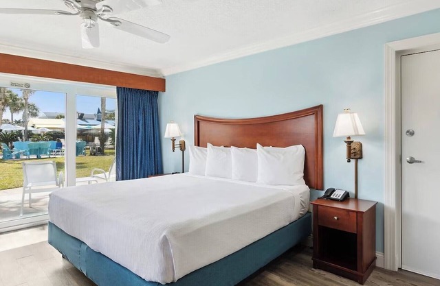 Tranquil Ocean View Suite, with Pool: Ideal for Adventure Seekers & Sunshine
