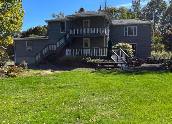 Tranquil setting in the hills of Litchfield