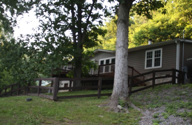 Tranquility "Treehouse" Retreat In West Nashville 15 Min. To downtown Nashville!
