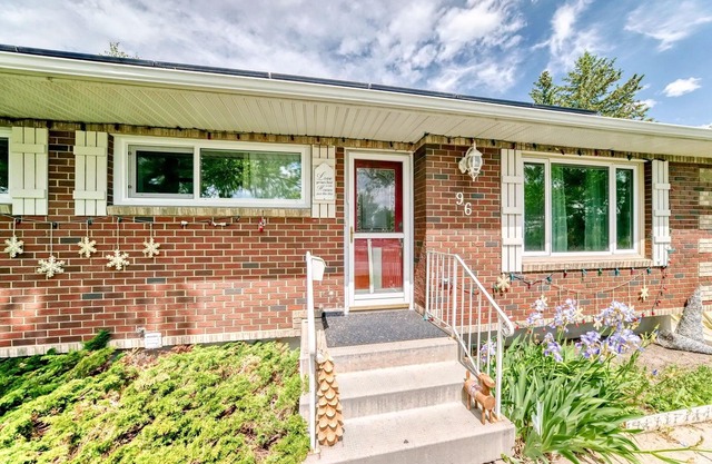 "Transit-friendly, Cozy Retreat in Southeast Calgary"
