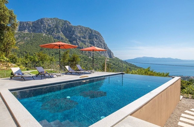 Traumvilla in der Natur, mit großem PRIVATEN Garten, Meerblick, Swimmingpool…