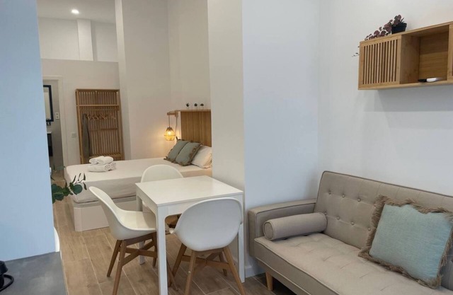 Travel Habitat Cabanyal Loft 1