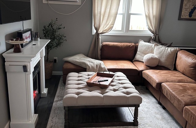 TRAVERS READY!nnStylish 3 bedroom Saratoga Lake House