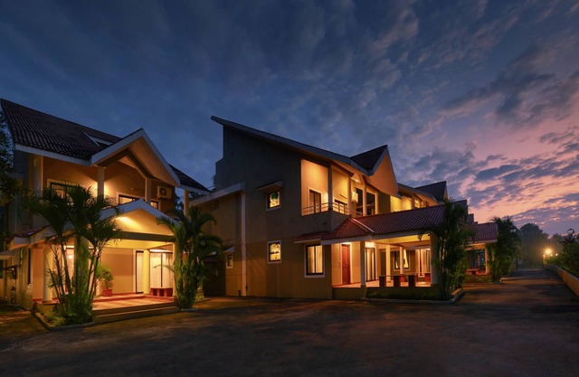 TreeHouse Blue Hotel & Villas