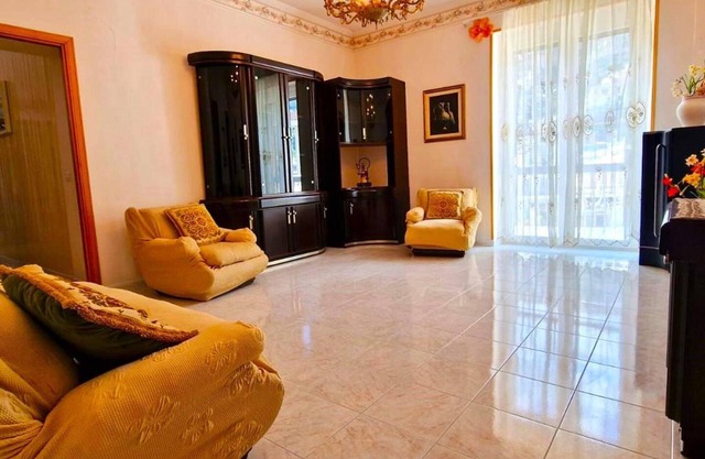 Trekking Lovers Vacation Home With Town View