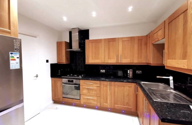 Trendy 1 Bed Home In Peckham - Sleeps Up To 4