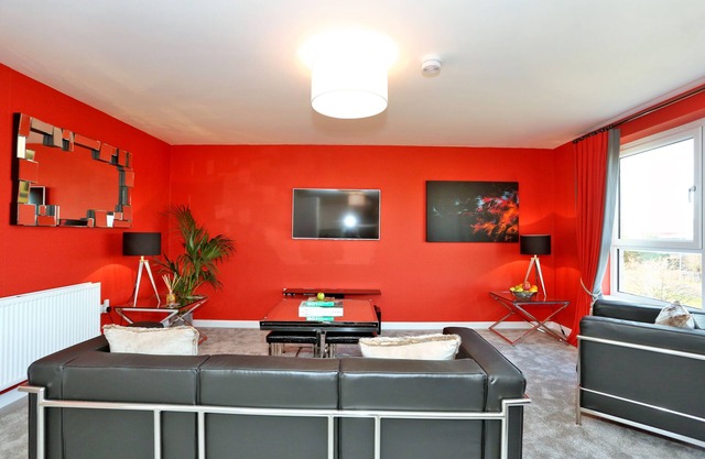 Trendy apartment a short drive from Aberdeen City