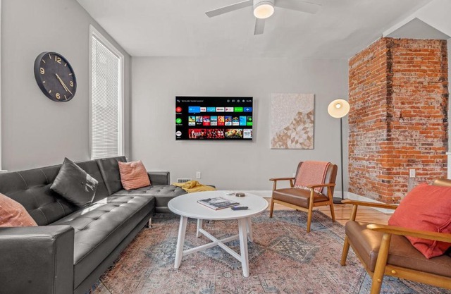 Trendy Family Friendly Northern Liberties Retreat