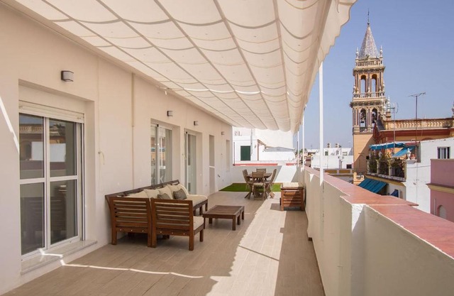 Triana Deluxe Skyview