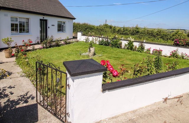 TRIENERAGH, pet friendly, with a garden in Duagh, County Kerry