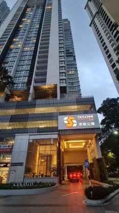 TRILLION SUITES by SLG