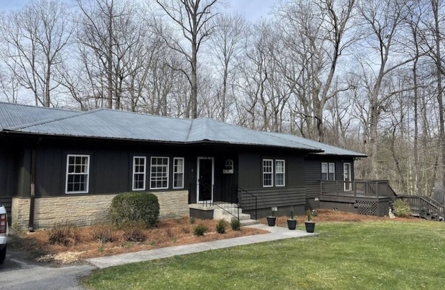 Trillium Ranch located Central to Campus 2 blocks from All Saints!