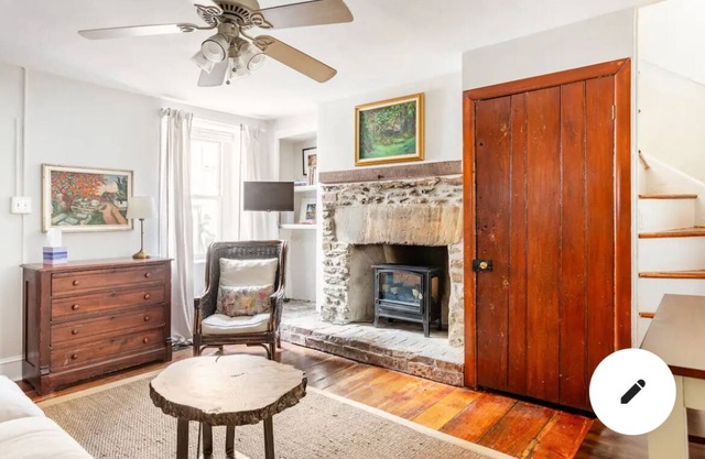 Trinity Cottage in Manayunk, Walk to Main Street, in the heart of Manayunk