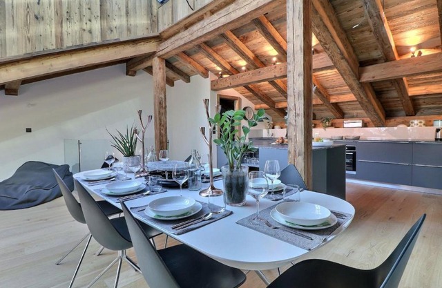 Triplex de luxe à Morzine: 4 suites, jacuzzi, proche commerces et navettes, animaux acceptés - FR-1-627-69