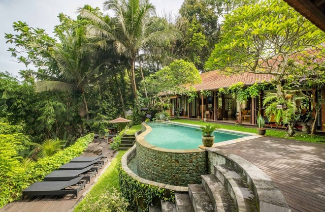 Tropical 4BR Villa w/Infinity Pool in ubud, 6 mins to central