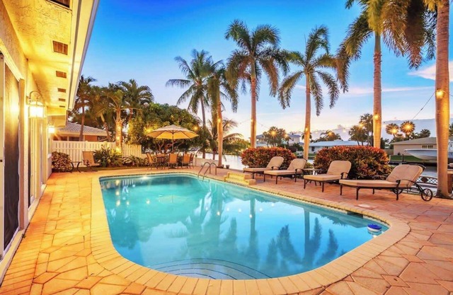 Tropical Dream: Waterfront pool home w/boat rental