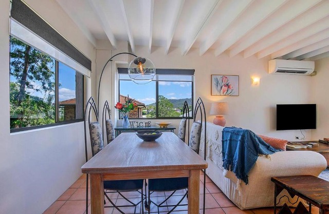 Tropical Dreaming in the Heart of Indooroopilly