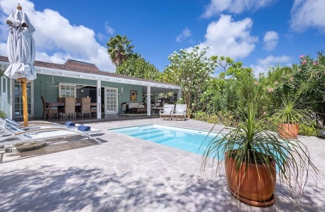 Tropical enjoyment in luxury villa with private pool. Walking distance from beach & sea.