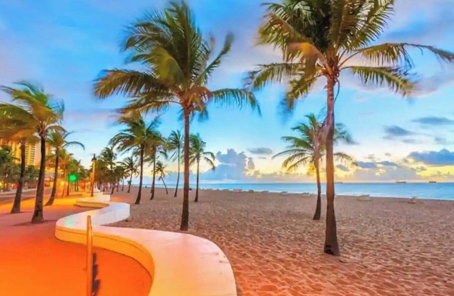 Tropical Oasis w/Lush Pool in beautiful Fort Lauderdale