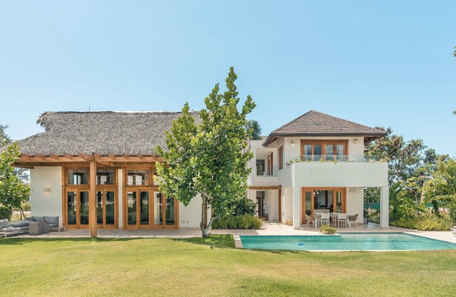 Tropical villa with maid and butler in Cap Cana