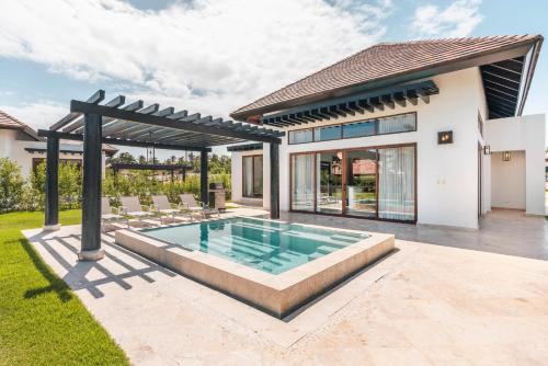 Tropical villa with picuzzi at Green Village BCA