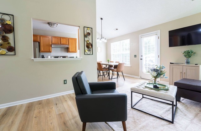 Troutman Boutique Gem Family &Couples Friendly 4 miles from Lake Norman State Pk