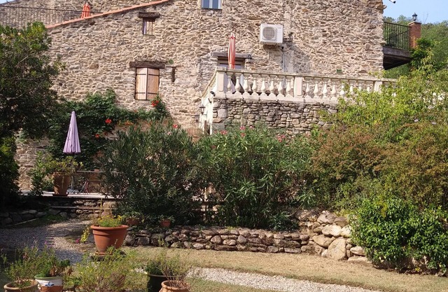 ttnSunlight 2BR retreat in scenic Pyrénées-Orientales à Reynes