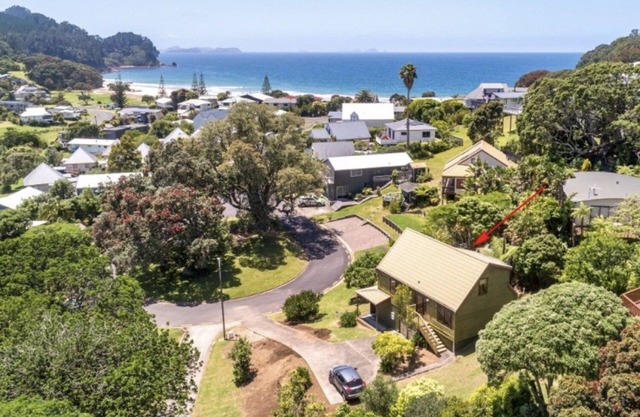 Tui's Grove - Onemana Holiday Home