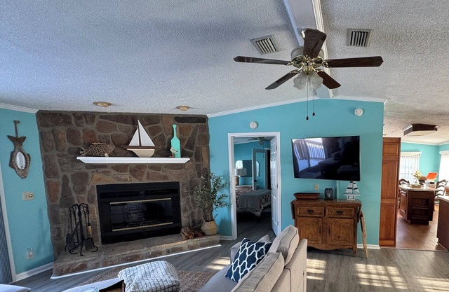 Tulls Bay Getaway - deep water canal location perfect for boating and relaxing!