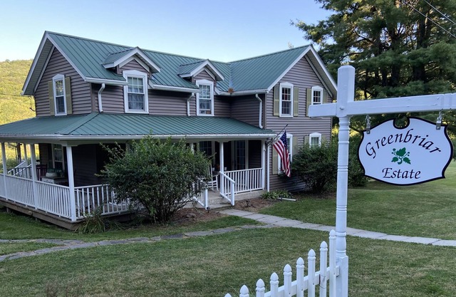 Turn of the Century Farmhouse- 6 miles from Wellsboro