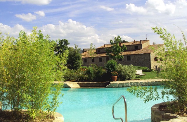 Tuscan sun in elegant condo with private parking, at 3km from Cortona
