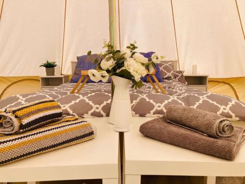 Twinkle Bell 4, Luxury Bell Tent with Firepit