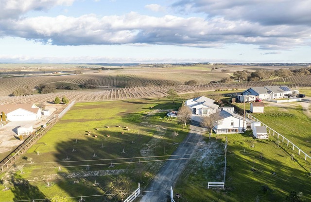 Two Adjacent Farmhouses on 4 acres. Sleeps up to 20. Pet Friendly