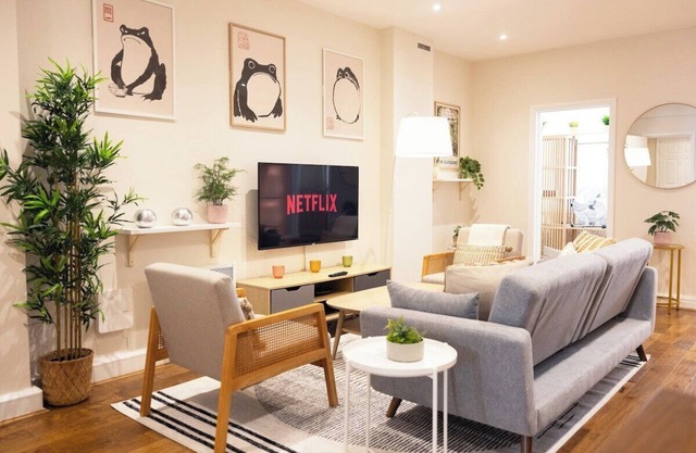 Two-Bed City Centre flat 100m from Trafalgar sqr
