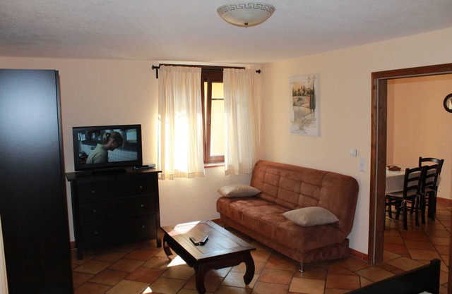 Two-Bedroom Apartment (1) - Pension Vanii