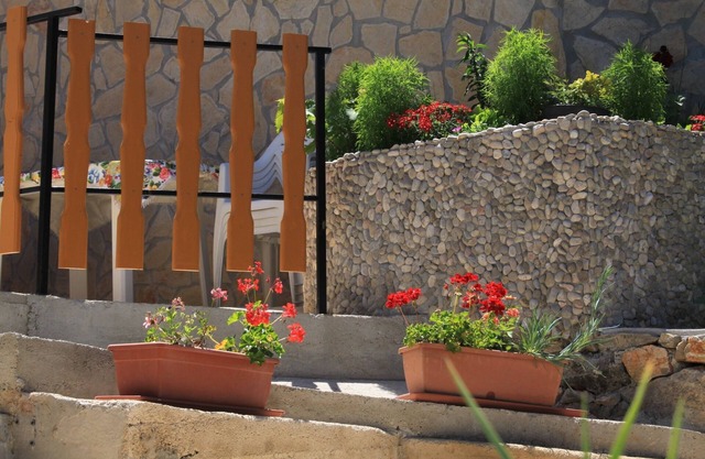 Two bedroom apartment with terrace Valun, Cres (A-8081-a)