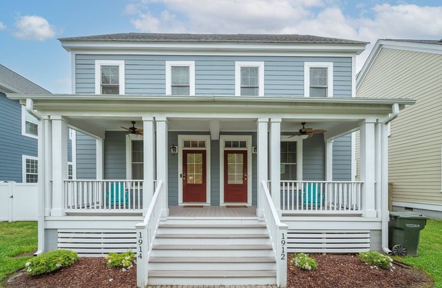 Two Classy Homes - Sleeps 20, Steps from the Beach